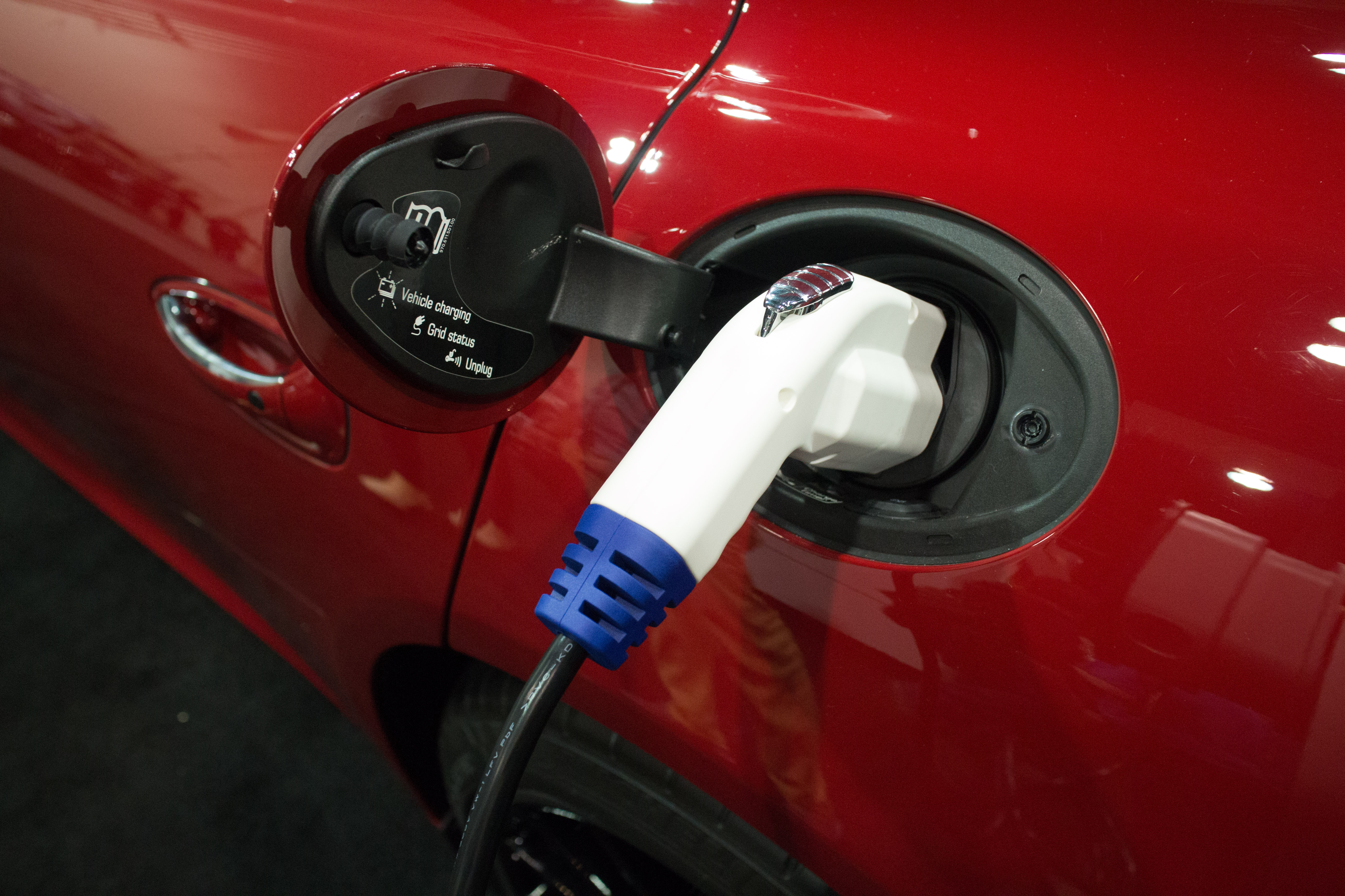 Commentary – Will Electric Cars Unplug Oil Prices?